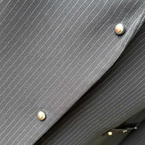 Tahari Arthur S. Levine Pinstripe Blazer Navy Size 18W
Women's Black Blazer - Picture 3 of 7